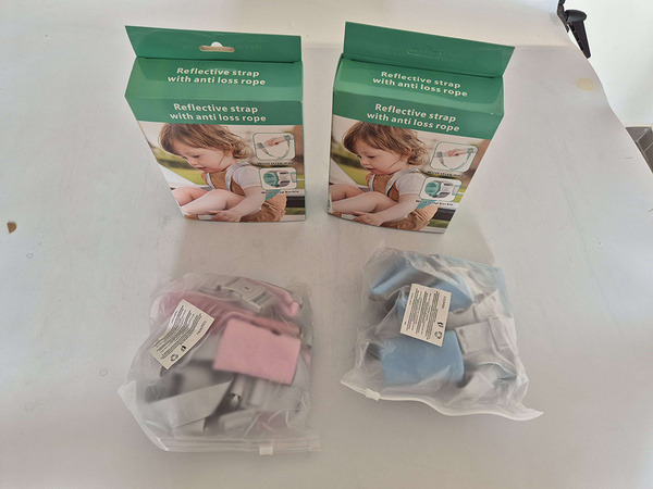 Harness strap for children to prevent escape and getting lost, adjustable