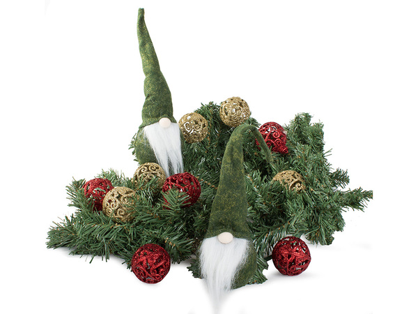 Gnome de noël gnome de noël sous l'arbre de noël