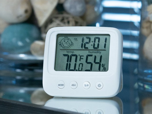 Termometras higrometras elektroninis vidinis laikrodis