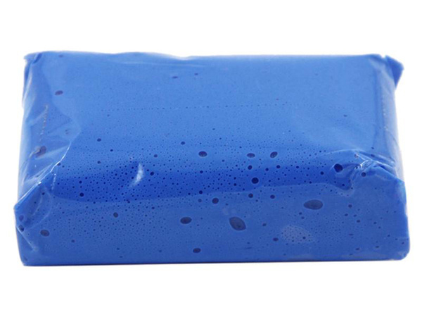 Kõva savi auto värvide puhastamiseks