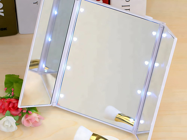 Faltspiegel mit ständer für kosmetik und make-up, mit led-beleuchtung