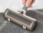 Brush roller for cleaning and collecting hair, reusable