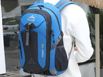 Batoh 40l black travel hiking trekking silný v horách odolný
