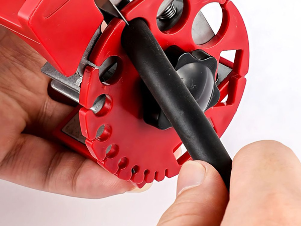 Ročni odstranjevalec kablov z nastavljivim načinom rezanja