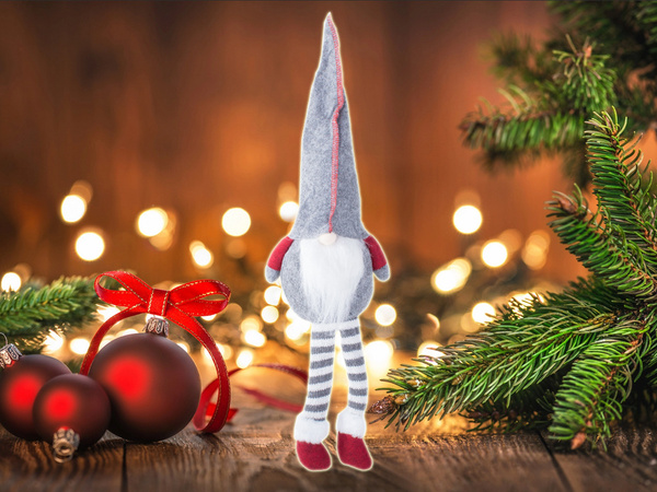 Gnome de noël gnome de noël sous l'arbre de noël