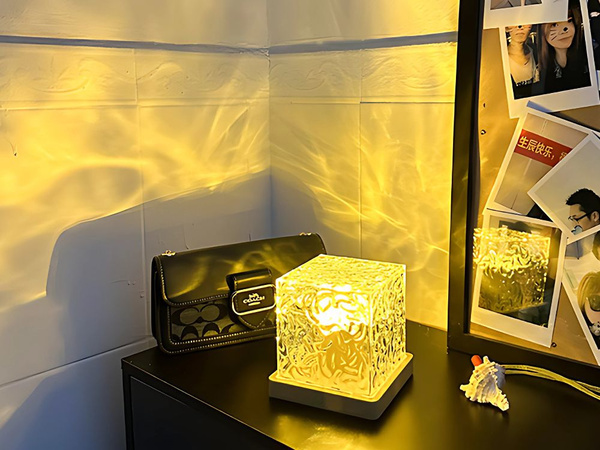 Rgb krištáľové svetlo s diaľkovým ovládaním usb atmosférické dekoratívne nočné kocky