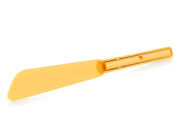Spatule à crêpes avec rouleau à pâtisserie pour les omelettes aux crêpes