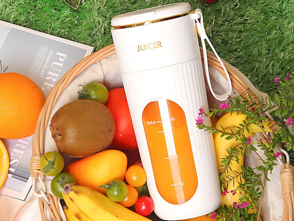 Blender for smoothies, cocktails and juices, portable, USB, wireless, handy