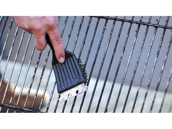 3-in-1 grill and rake cleaning scrubber