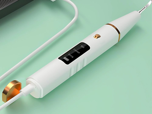 Détartreur dentaire à ultrasons pour le nettoyage des dents et l'élimination du tartre