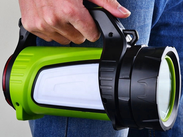 Wiederaufladbare led-taschenlampe suchscheinwerfer leistungsstarke powerbank