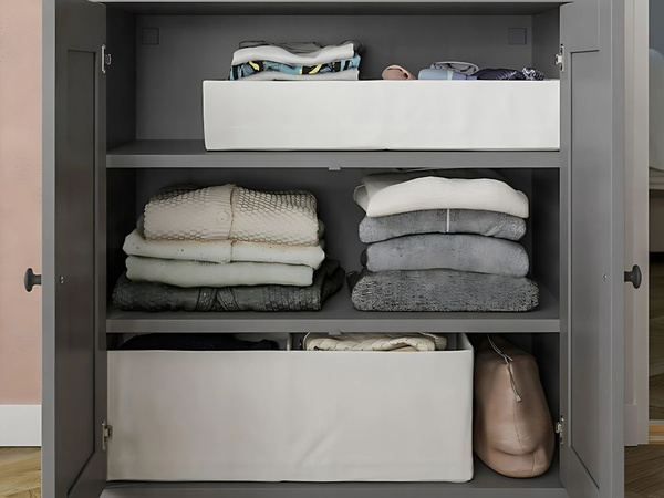 Aluspesu sokkide sahtli riiete korraldaja koos vaheseinaga valge