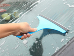 Window cleaning wiper with window water handle