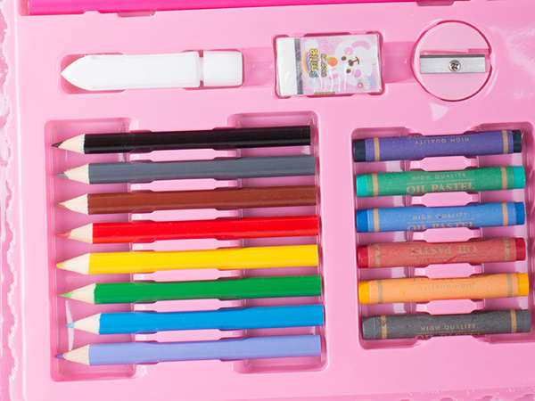 Művész készlet festésre a tárgyban 68 db