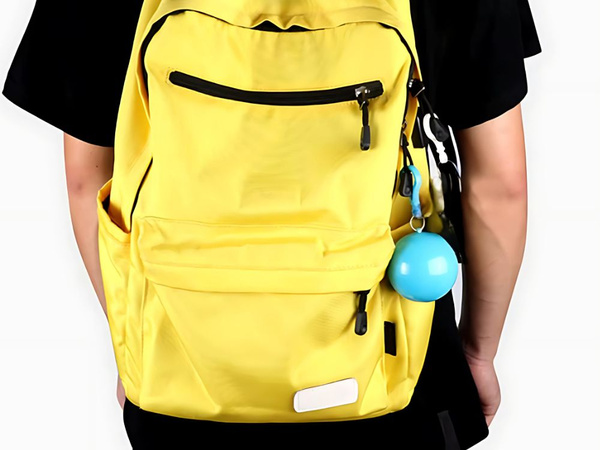 Mackintosh in a ball rain cape pončo raktų pakabukas