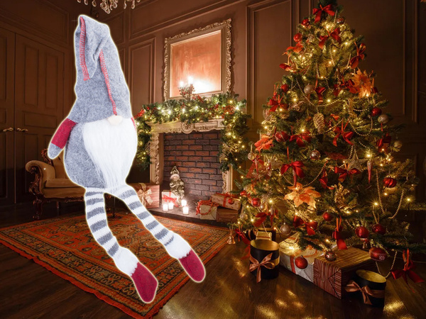 Vánoční skřítek vánoční skřítek pod vánočním stromkem