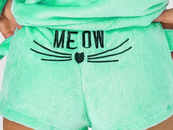 Cálido pijama de mujer de dos piezas con capucha de felpa suave corto m