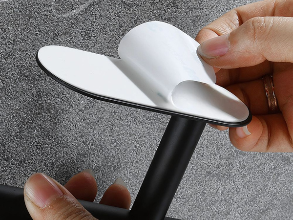 Tualetes papīra turētājs wc pašlīmējošs bez urbšanas melns bēniņu metāls