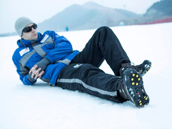 Pohodniški raki s konicami proti zdrsu prekrivanja 42-45