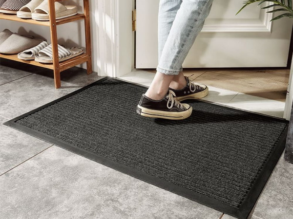 Felpudo de goma para zapatos debajo de la puerta principal de la casa 40 x 60
