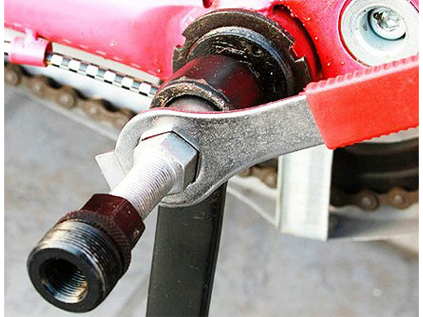 Štvorcový kľúč na sťahovanie kľuky bicykla