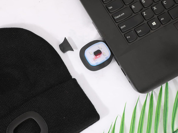 ŐSZI TÉLI SAPKA LED ZSEBLÁMPÁVAL FEKETE USB 3 FÉNY MÓDOK