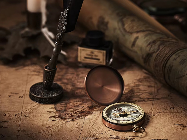 Compass metal compass pocket tourist lockable magnetic army