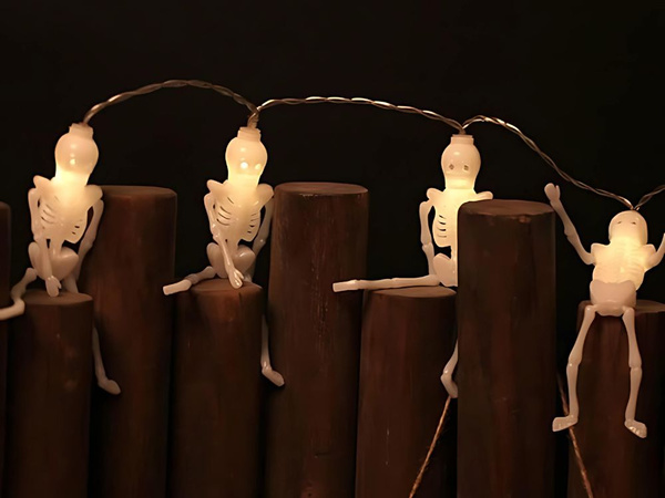 Łańcuch świetlny girlanda led halloween szkielet 2m 10 szkieletów wisząca