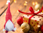 Weihnachtszwerg weihnachtszwerg unter weihnachtsbaum