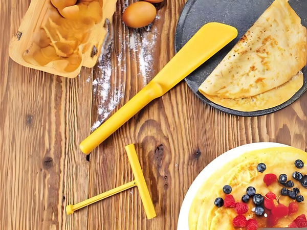 Spatule à crêpes avec rouleau à pâtisserie pour les omelettes aux crêpes