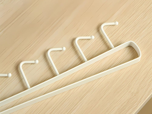 Kuchynský závesný stojan biely kov 6 háčikov na náradie háčiky