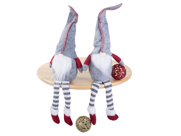 Vánoční skřítek vánoční skřítek pod vánočním stromkem