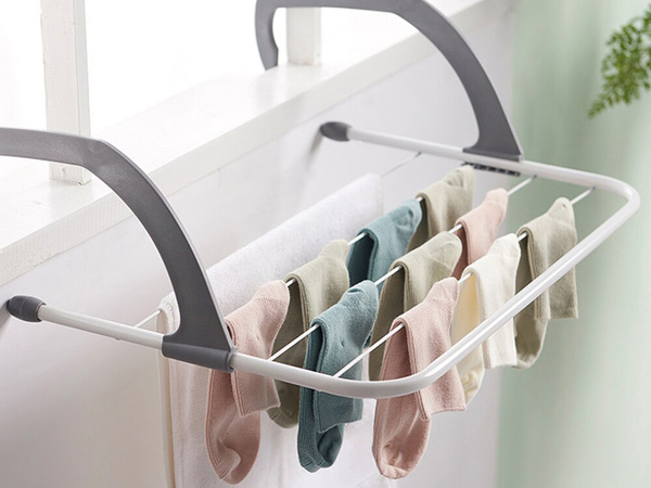 Balcony radiator dryer for laundry