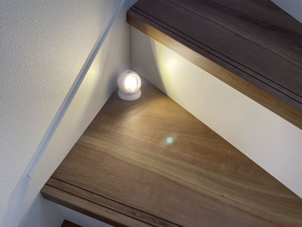 Lampe led cob 360 fonctionnant sur batterie aimantée sans fil détecteur de mouvement nuit