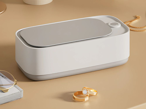 Ultrasonic vibration cleaner for cleaning jewellery, glasses and watches