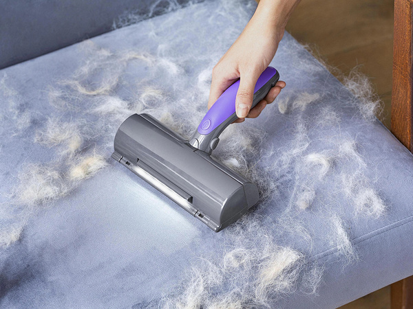 Brush roller for cleaning dog hair led