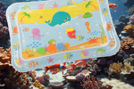 Colchoneta hinchable sensorial para que los niños jueguen en el agua