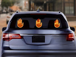Geste de signalisation main sur la lunette arrière d'une voiture majeur télécommande led
