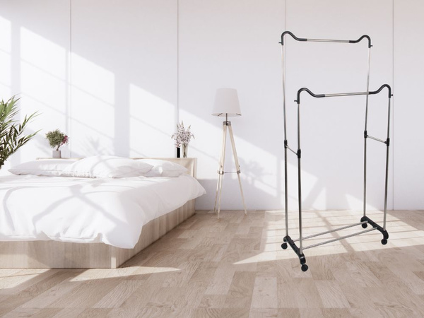 Šatní skříň mobilní věšák dvojitý policový regál na kolečkách