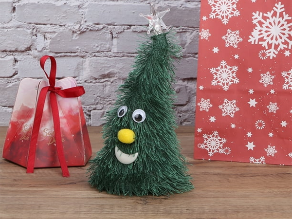 Árbol de navidad bailando cantando jugando regalo luminoso divertido para el lunes