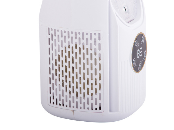 Stolpec ventilatorja brez lopatic tiho stoji vlažilnik zraka