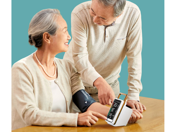 Merilnik krvnega tlaka za zgornjo roko, ki ga je mogoče prebrati, merilnik krvnega tlaka za aritmijo ecan