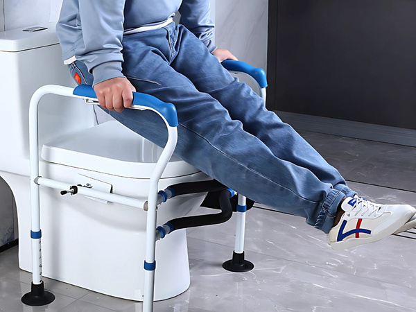 Nastaviteľné zábradlie na wc pre seniorov