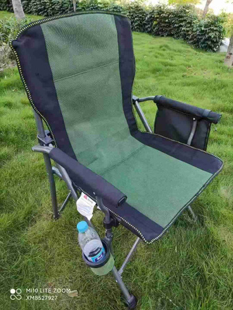 CHAISE VERTE AVEC POIGNÉE (4)