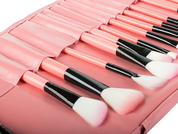 Professionaalsete meigipintslite komplekt 24 tükki