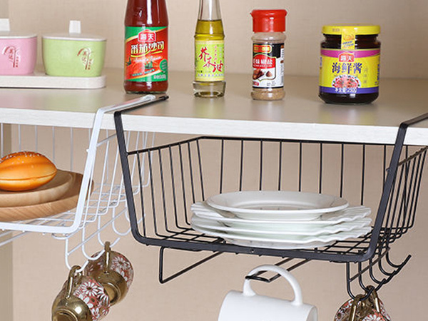 Metāla grozs zem skapja augšas 5 āķi papīra turētājs