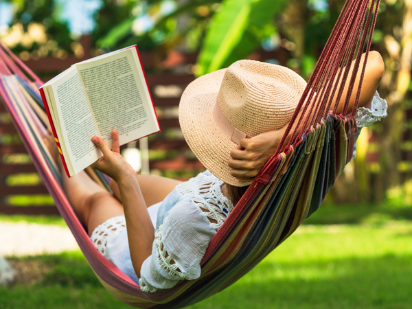 Barvni črtasti vrtni hambak z enojno osebo 200x80 pocket etui