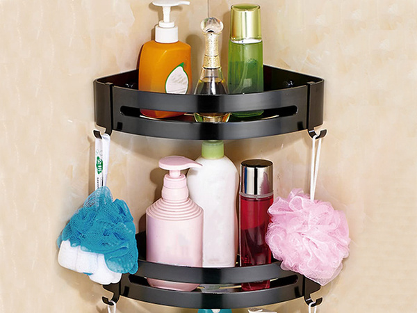 2x fürdőszoba oldalán felakasztott zuhanyzótáblák