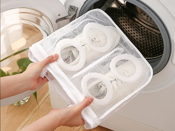 Pochette en filet pour le lavage des chaussures d'enfants avec fermeture à glissière spacieuse