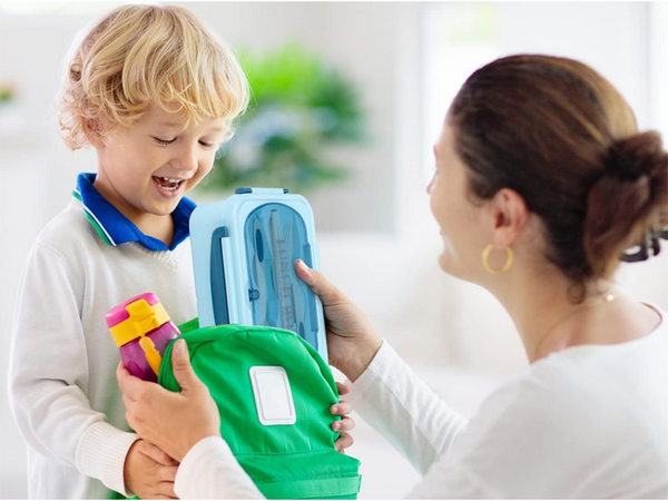 Lunchbox śniadaniówka pojemnik na śniadanie obiad z przegródkami sztućce